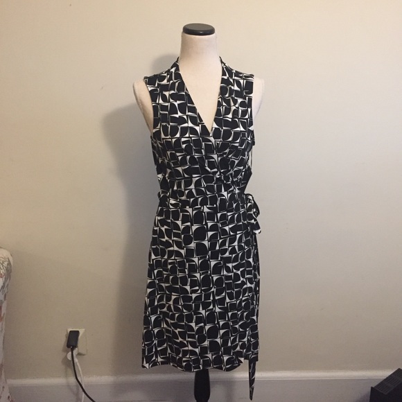 Vince Camuto Dresses & Skirts - Classic Wrap Dress